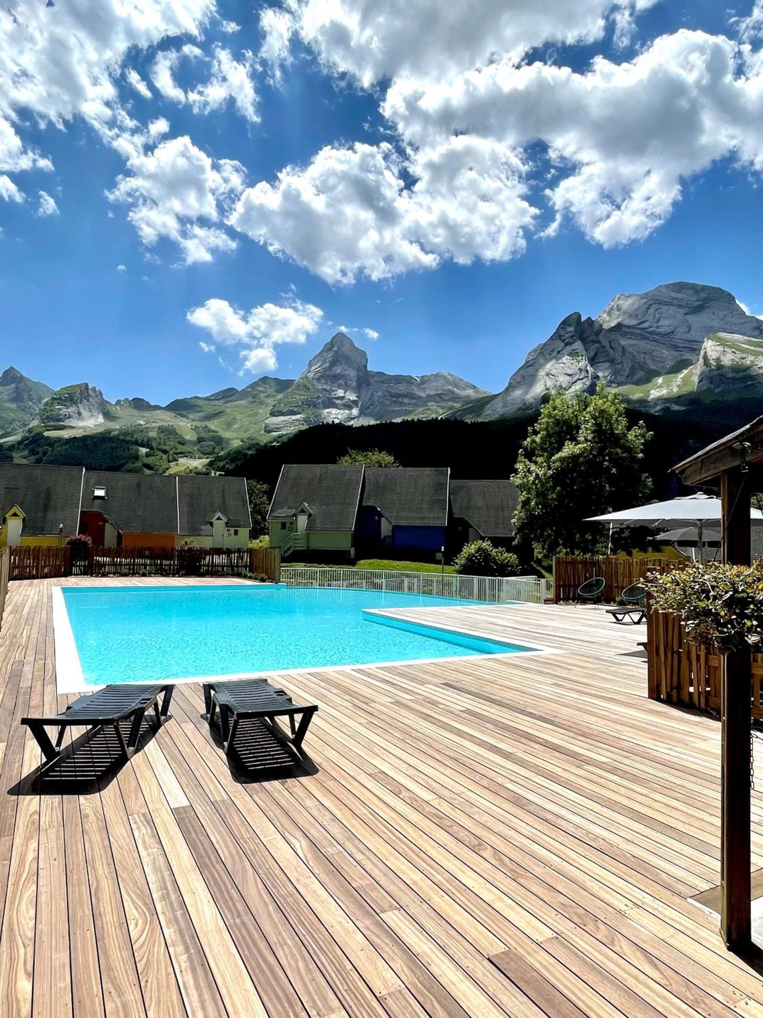 Iskoe Chalets-Hoetel, Col D'Aubisque Gourette Exterior photo